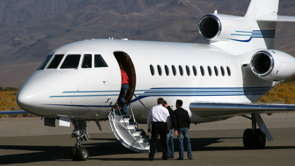 How to Choose an Aircraft Charter Service: A Guide for Busy Professionals